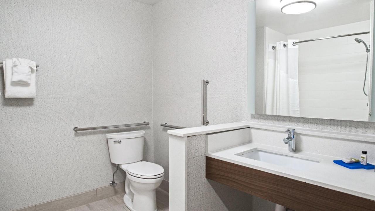 Holiday Inn Express & Suites Racine By Ihg Экстерьер фото